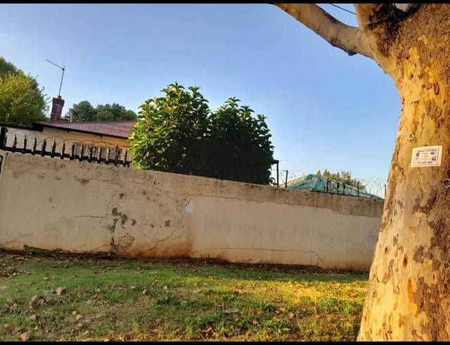 3 BEDROOM HOUSE FOR SALE IN BEZUIDENHOUT VALLEY